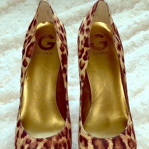Guess Classy Leopard Print